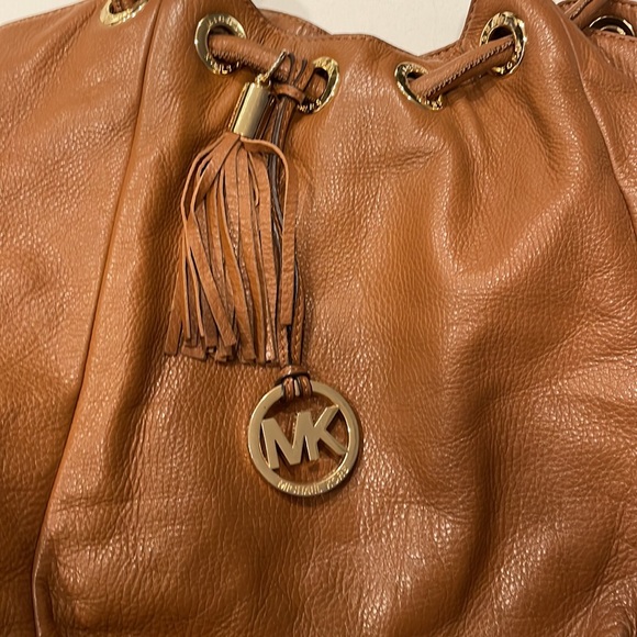 Michael Kors Shoulder Bag - Picture 2 of 9
